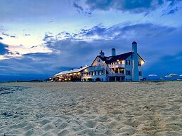 Lighthouse Inn