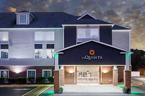 La Quinta Inn & Suites by Wyndham Stonington-Mystic Area