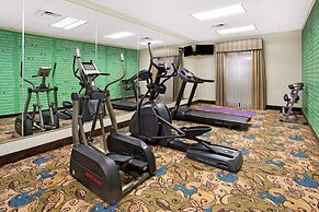 La Quinta Inn & Suites by Wyndham Stonington-Mystic Area