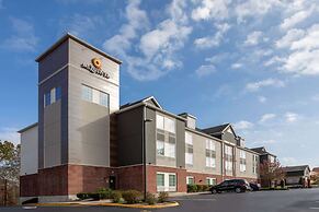 La Quinta Inn & Suites by Wyndham Stonington-Mystic Area