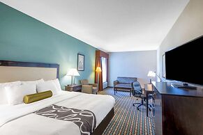 La Quinta Inn & Suites by Wyndham Stonington-Mystic Area