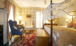 The Stockbridge Country Inn Closest B&B to Norman Rockwell Museum and 