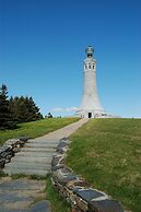 The Stockbridge Country Inn Closest B&B to Norman Rockwell Museum and 