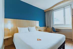 ibis Barcelona Glories 22