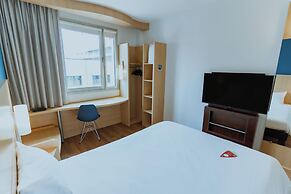 ibis Barcelona Glories 22