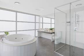 Quest Caroline Springs