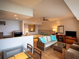 Kafuu Resort Fuchaku Condo Hotel