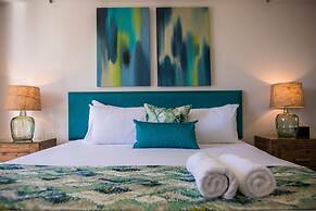 Oscar on Main Resort