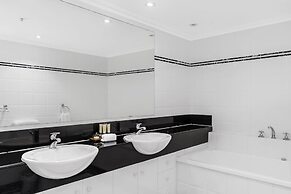 Oscar on Main Resort