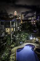 Surfers Beach Holiday Apartments