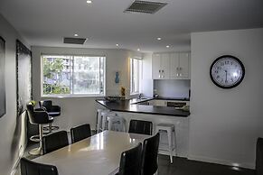 Surfers Beach Holiday Apartments