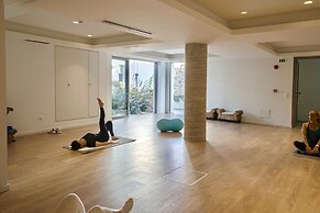 Maritimo Beach Hotel