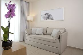 Maritimo Beach Hotel