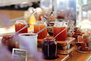 Maritimo Beach Hotel