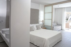 Maritimo Beach Hotel