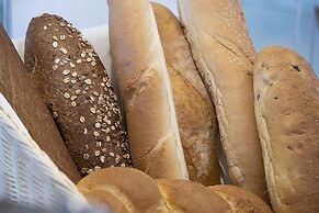 Maritimo Beach Hotel