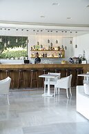 Maritimo Beach Hotel