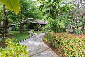 Khaolak Wanaburee Resort