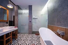 R Mar Resort and Spa