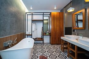 R Mar Resort and Spa