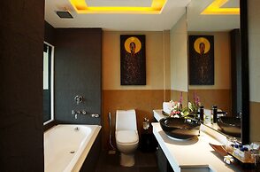 R Mar Resort and Spa