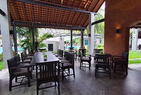 R Mar Resort and Spa