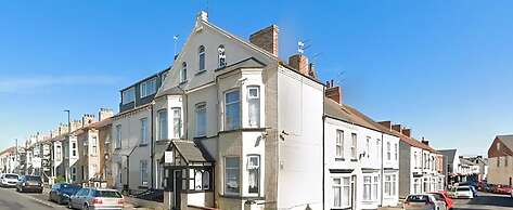 OYO Tudor Lodge - Redcar Beach