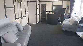 OYO Tudor Lodge - Redcar Beach