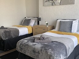 OYO Tudor Lodge - Redcar Beach