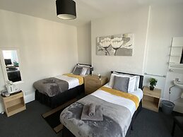 OYO Tudor Lodge - Redcar Beach