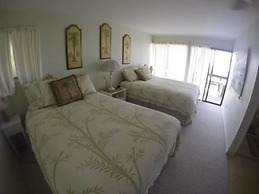 Hale-hoola B & B