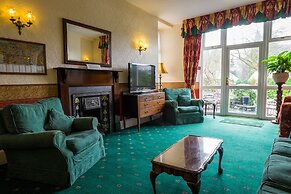 The Willowsmere - Adults Only