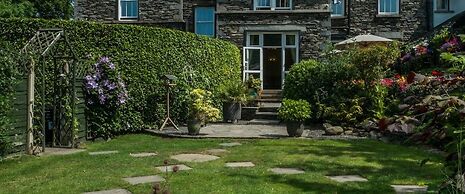 The Willowsmere - Adults Only