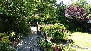 The Willowsmere - Adults Only