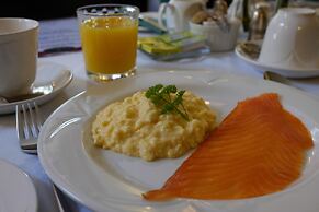 The Willowsmere - Adults Only