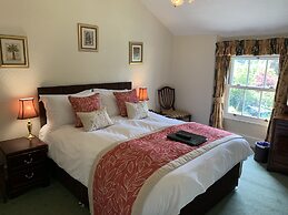 The Willowsmere - Adults Only