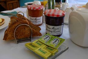 The Willowsmere - Adults Only