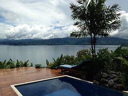 Naveria Heights Lodge