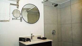 Plaza Hotel and Suites