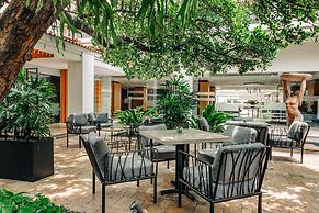 Plaza Hotel and Suites