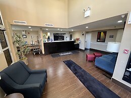 Travelodge by Wyndham Ozone Park