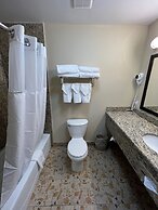 Travelodge by Wyndham Ozone Park