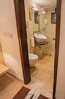 Ahuja Residency Parklane