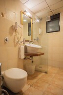 Ahuja Residency Parklane