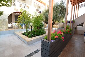 Anny Residences & Suites