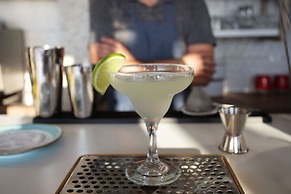 Anny Residences & Suites