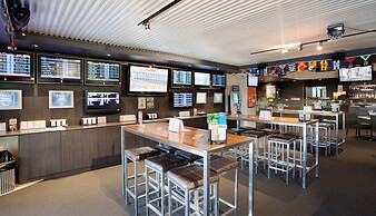 Mission Beach Resort