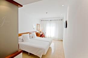 Hotel Jeni & Restaurant