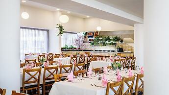 Inbar Hotel