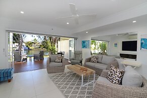 Noosa Entrance Waterfront Resort